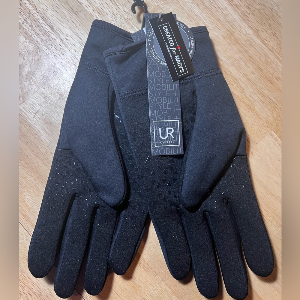 $78  UR Powered Men's Black Leather Touch Screen Lined Stretch Gloves
